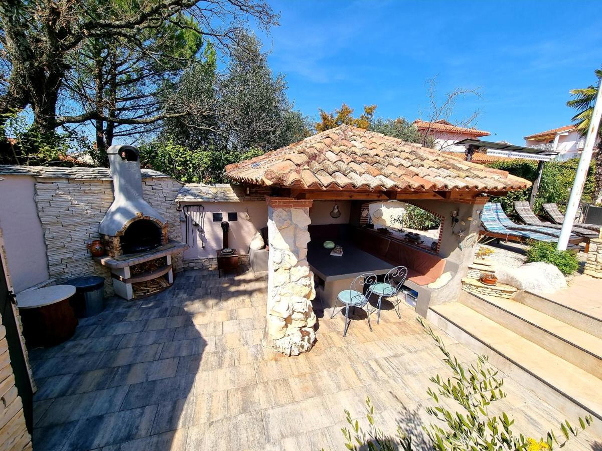Apartment Villa Engel With Pool Porec Exterior photo