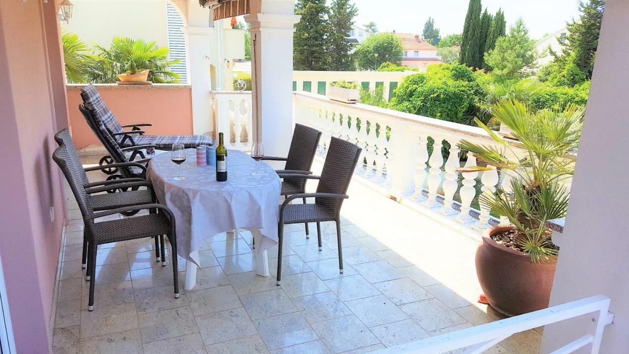 Apartment Villa Engel With Pool Porec Exterior photo